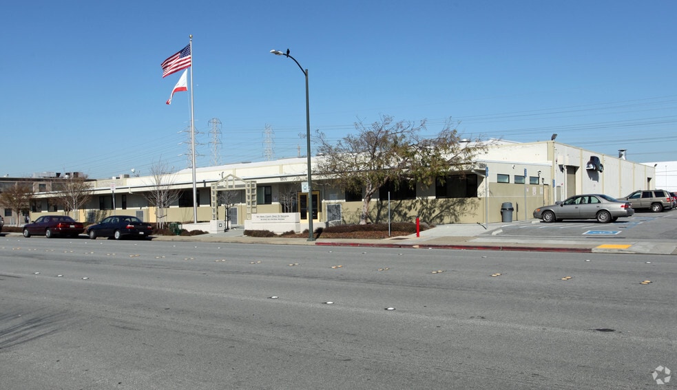 1800 Rollins Rd, Burlingame, CA for lease - Primary Photo - Image 1 of 3