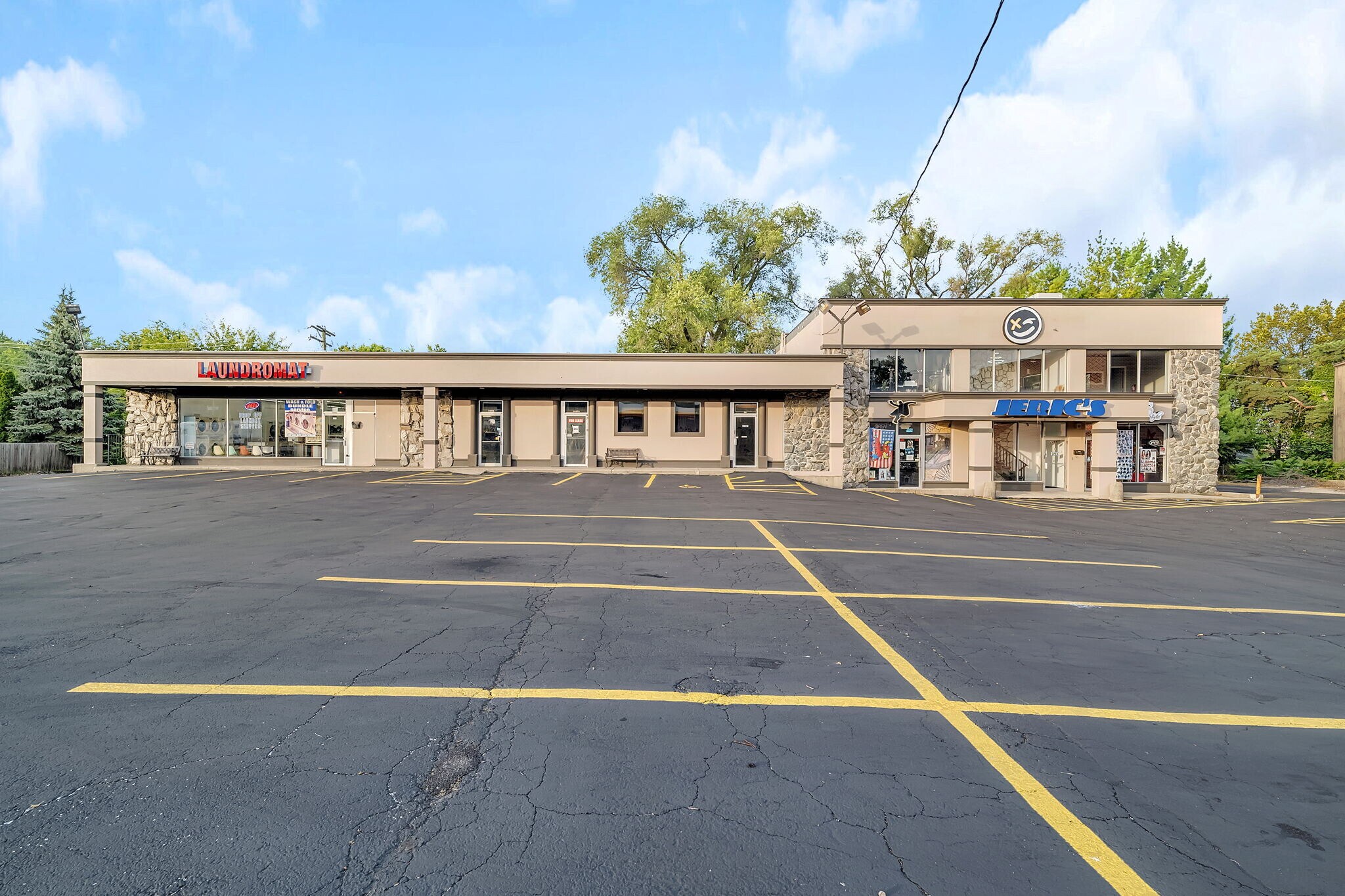 2357 Plainfield Rd, Crest Hill, IL for lease Primary Photo- Image 1 of 20