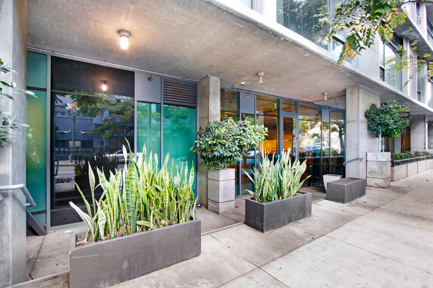 1050 S Flower St, Los Angeles, CA for lease - Building Photo - Image 3 of 11