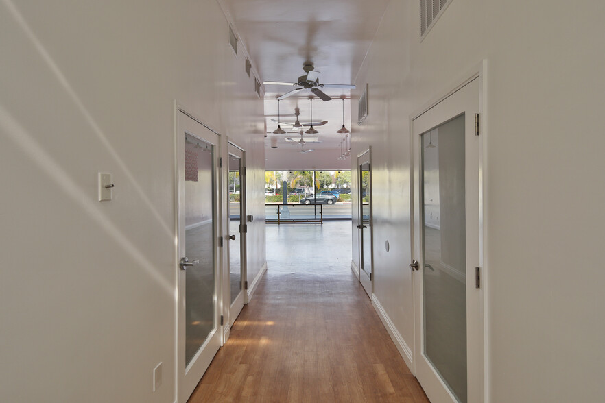 7934-7940 W 3rd St, Los Angeles, CA for lease - Interior Photo - Image 3 of 5