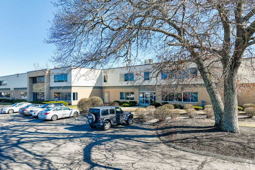 125 John Hancock Rd, Taunton, MA for lease - Primary Photo - Image 1 of 25