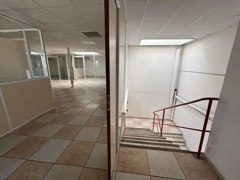 Office in Aubagne for sale - Interior Photo - Image 3 of 11