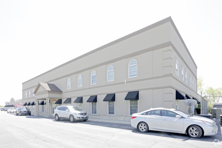 1551-1571 E 85th Ave, Merrillville, IN for lease - Building Photo - Image 2 of 2