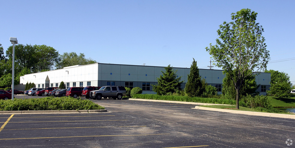 7055 High Grove Blvd, Burr Ridge, IL for lease - Building Photo - Image 3 of 21