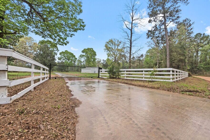 County Line Road, Shepherd, TX 77371