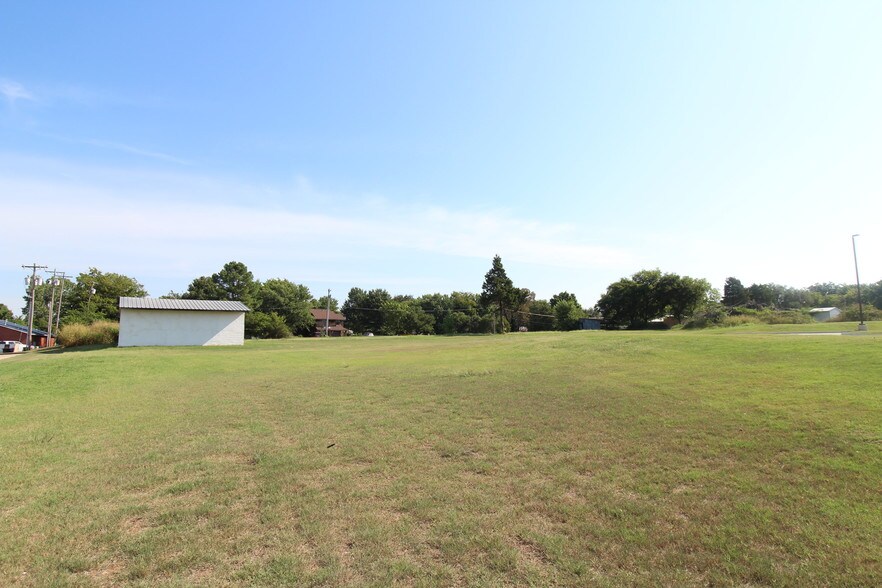 1001 W Gentry Ave, Checotah, OK for sale - Other - Image 1 of 1