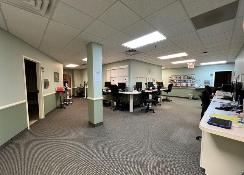 464 Boston Post Rd, Orange, CT for lease - Interior Photo - Image 3 of 12