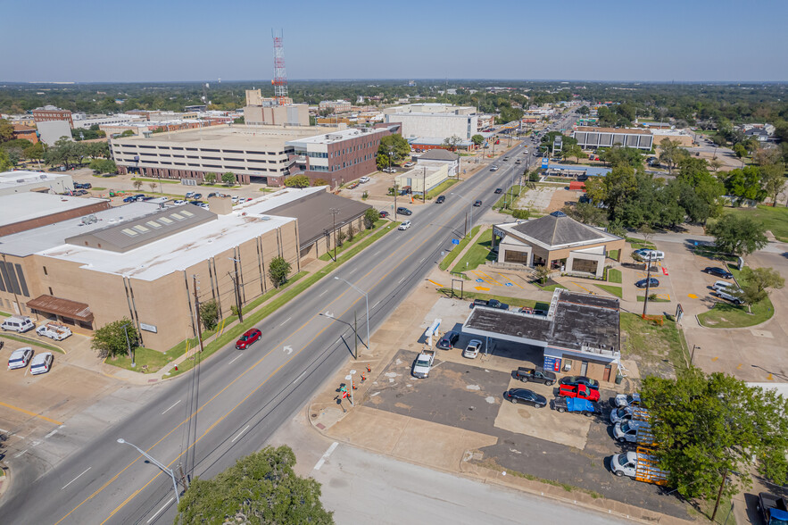 209 S Texas Ave, Bryan, TX for sale - Building Photo - Image 1 of 1