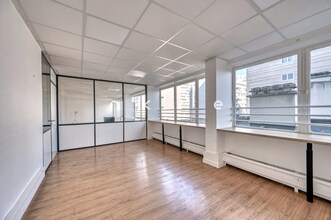 Office in Paris for lease Interior Photo- Image 1 of 9