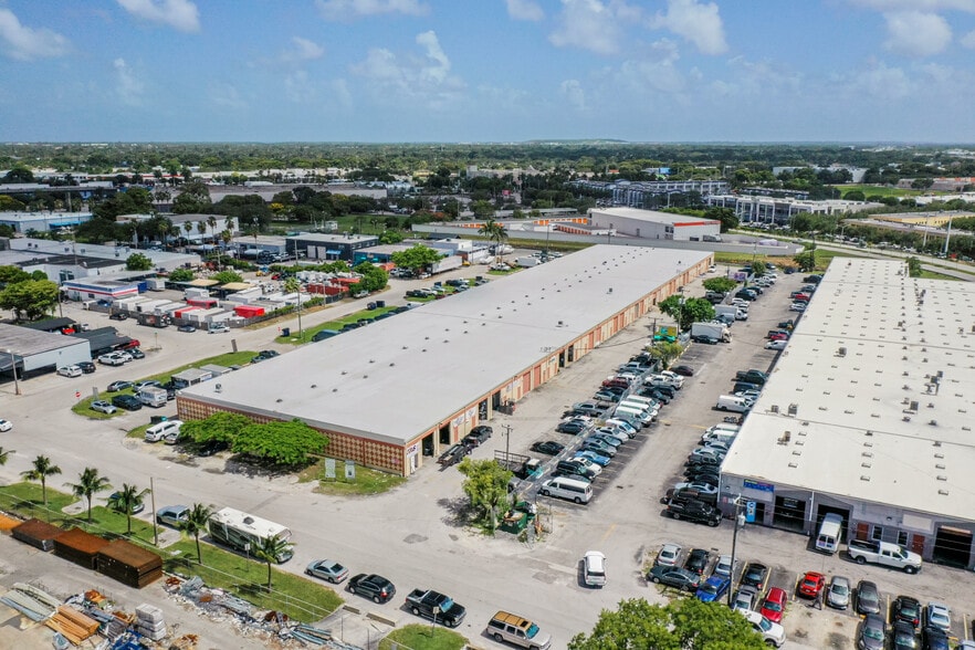 18625-18753 SW 105th Pl, Cutler Bay, FL for lease - Building Photo - Image 2 of 7