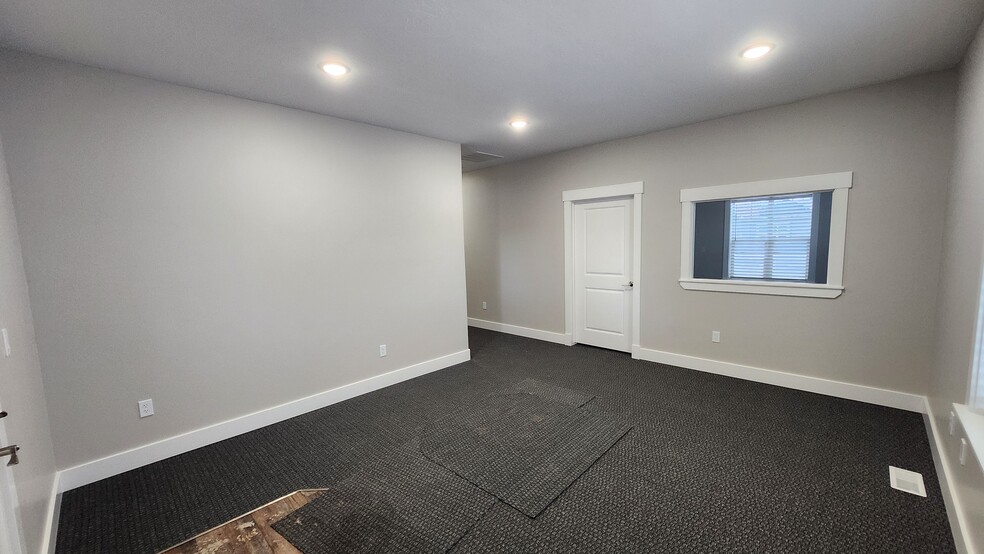 3345 Chasewood Dr, Ammon, ID for lease - Building Photo - Image 2 of 5