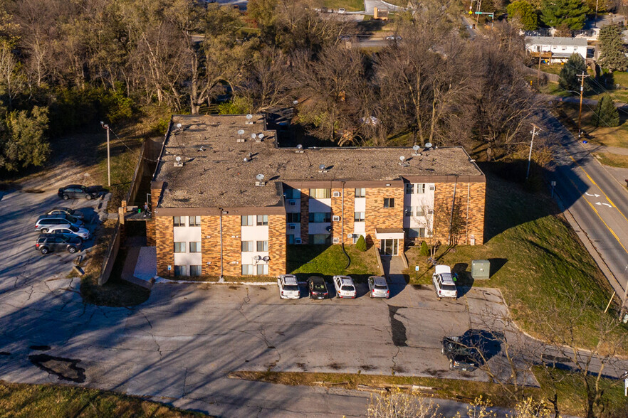 136 Bennett Ave, Council Bluffs, IA for sale - Building Photo - Image 1 of 1