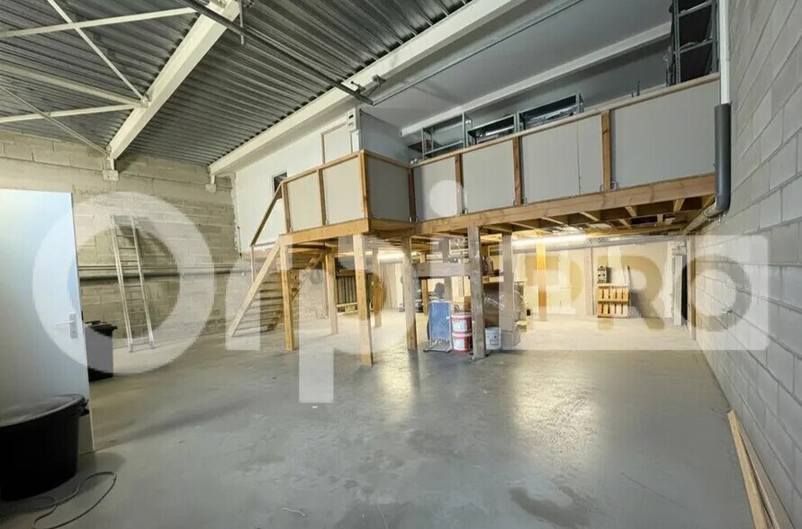 Flex in Neuilly-sur-Marne for sale - Interior Photo - Image 2 of 5