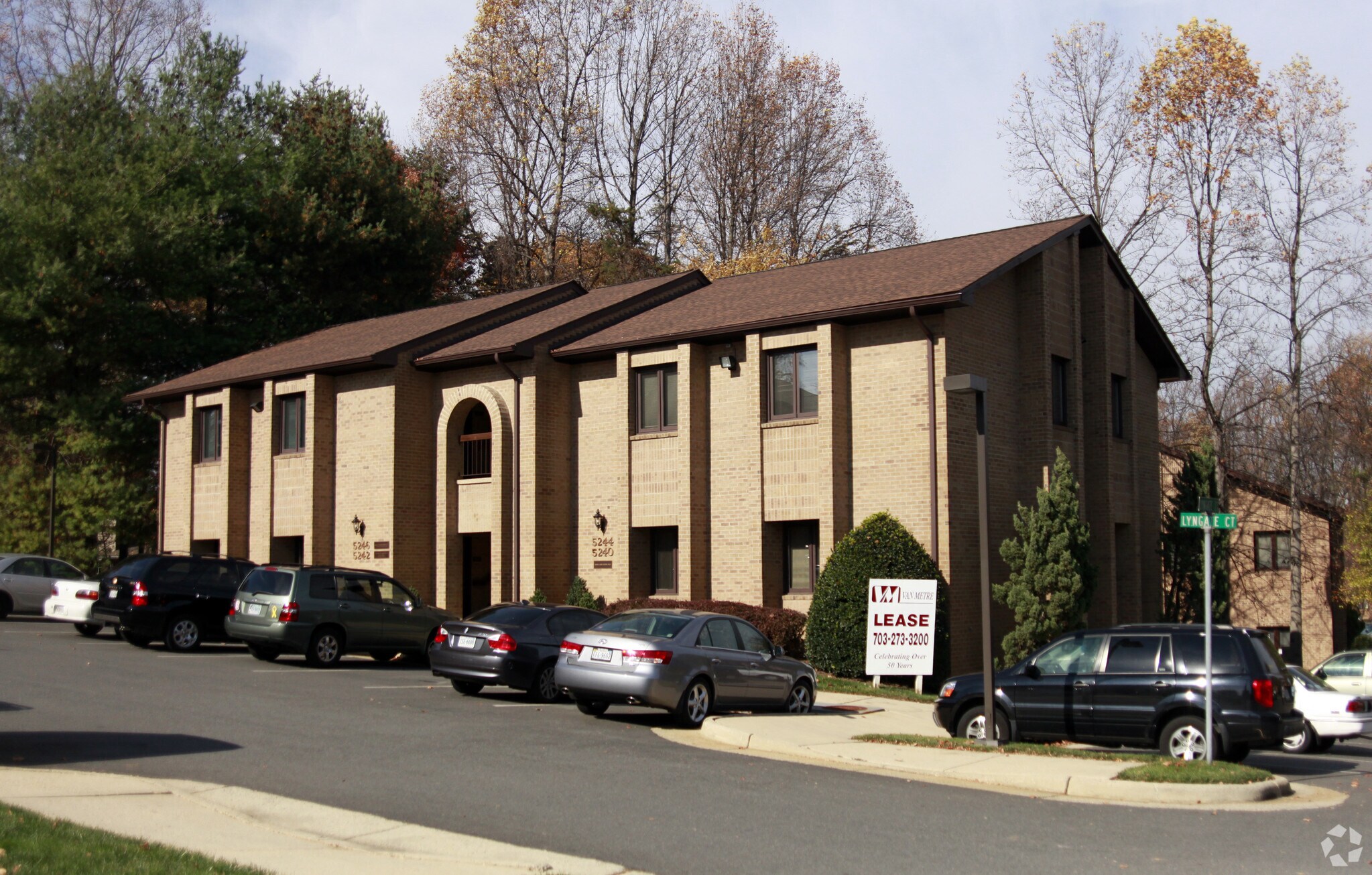 5240-5246 Lyngate Ct, Burke, VA for sale Primary Photo- Image 1 of 1