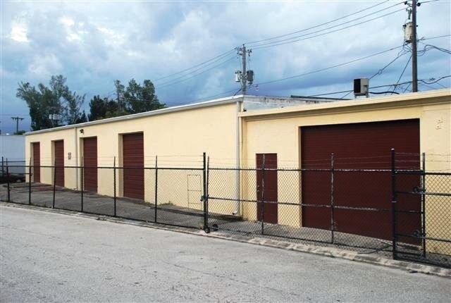 1011 S 8th Ave, Lake Worth, FL for sale Primary Photo- Image 1 of 1