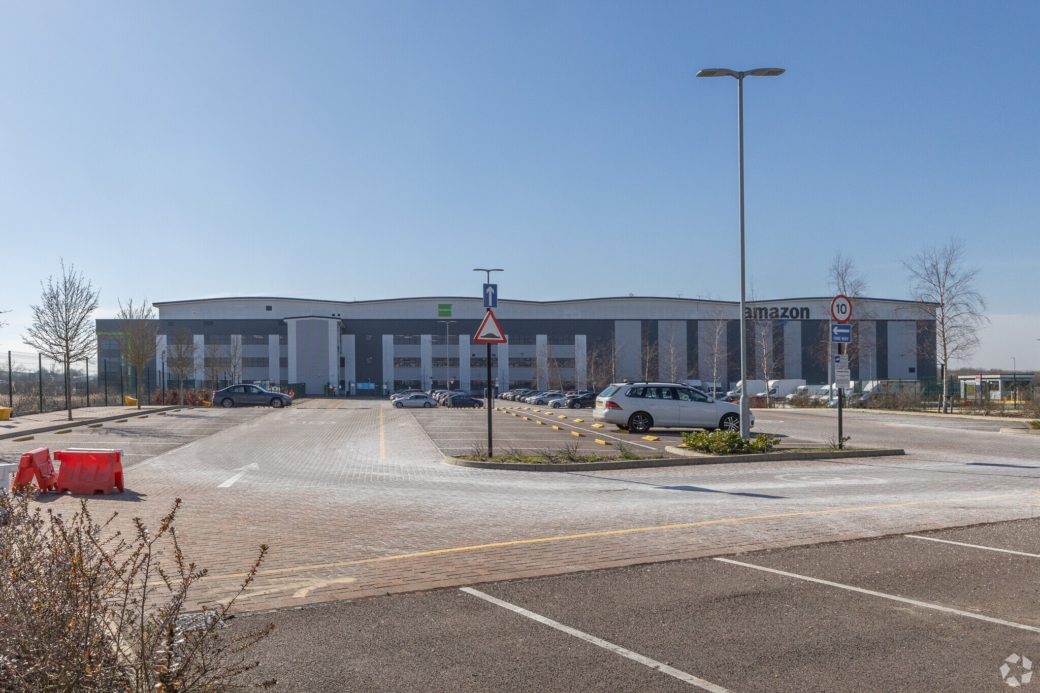 Fields Rd, Wootton for sale Primary Photo- Image 1 of 1