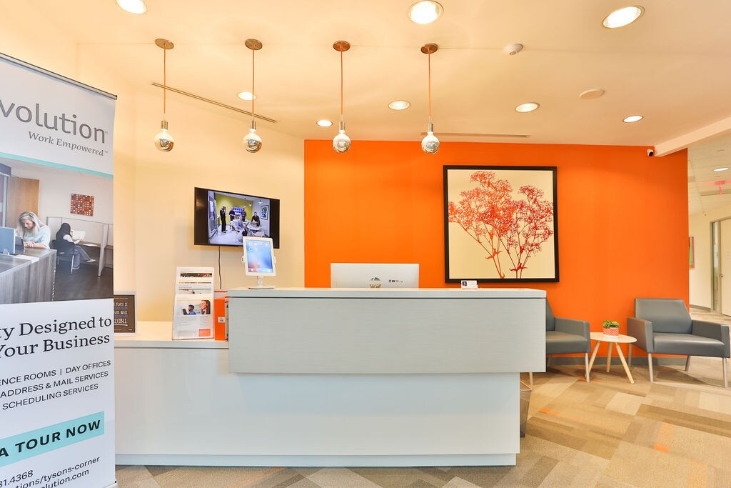 8609 Westwood Center Dr, Vienna, VA for lease Building Photo- Image 1 of 22