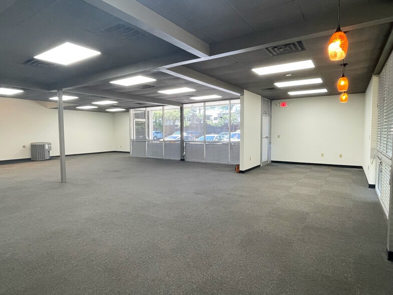 556 Arbor Hill Rd, Kernersville, NC for lease - Building Photo - Image 3 of 7