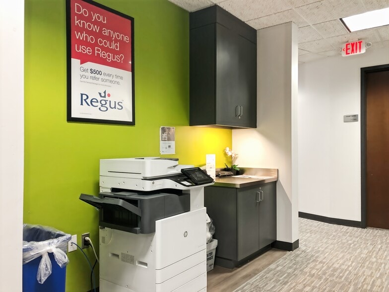 125 Half Mile Rd, Red Bank, NJ for lease - Interior Photo - Image 3 of 12