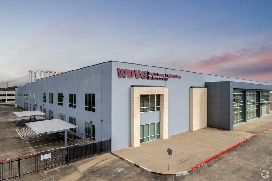 10496 Katy Fwy, Houston, TX for lease - Building Photo - Image 2 of 8