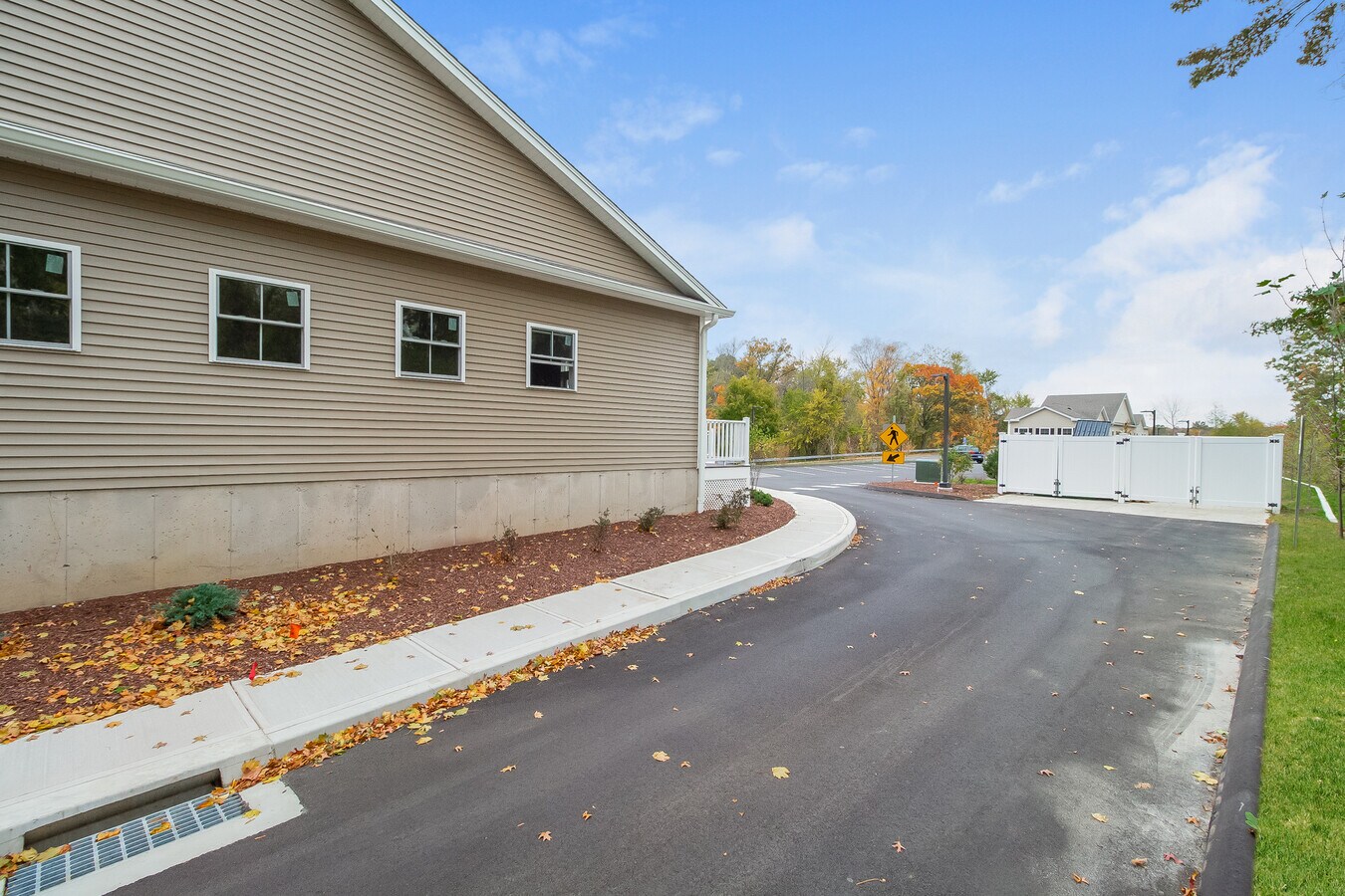 476 Naubuc Ave, Glastonbury, CT 06033