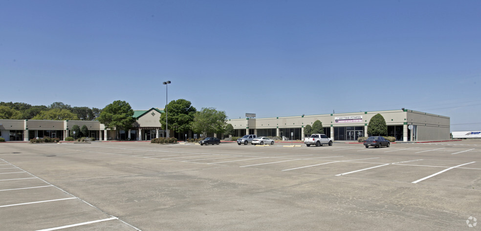 3701 Outlet Center Dr, Sealy, TX for lease - Building Photo - Image 2 of 4