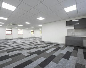 Bruntcliffe Rd, Morley for lease Interior Photo- Image 2 of 3