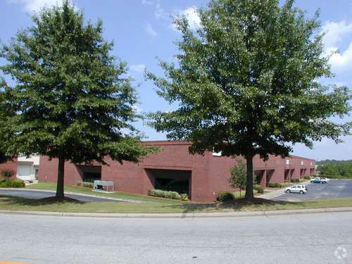 3715 Atlanta Industrial Pky N, Atlanta, GA for lease - Building Photo - Image 2 of 8