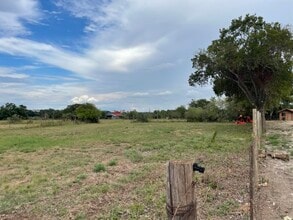 11904 Old San Antonio Rd, Manchaca, TX for lease Building Photo- Image 2 of 7