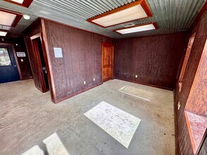 1273 County Road 429, Pleasanton, TX for lease Building Photo- Image 1 of 17