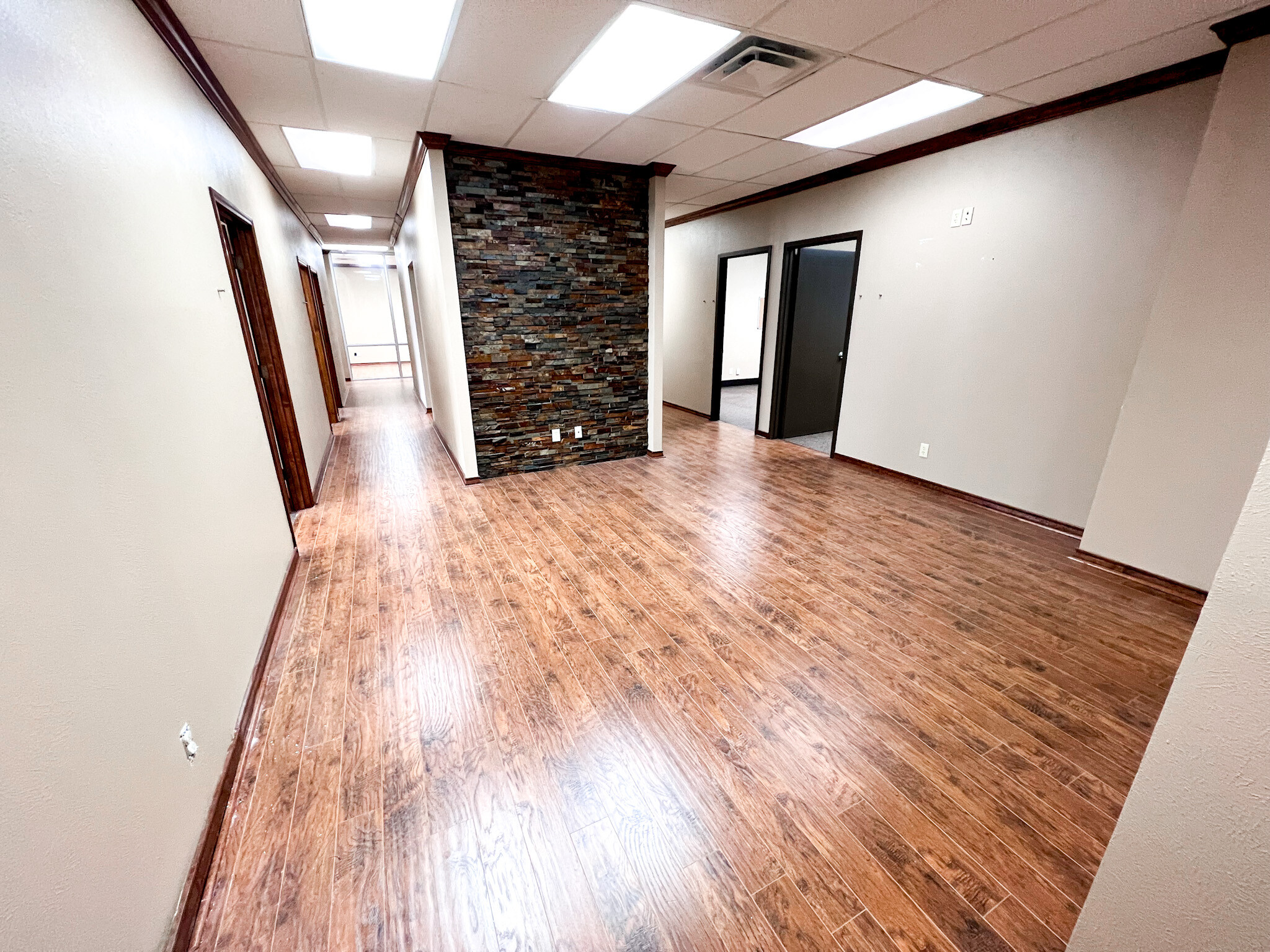 201-203 W Wall St, Midland, TX for lease Interior Photo- Image 1 of 15