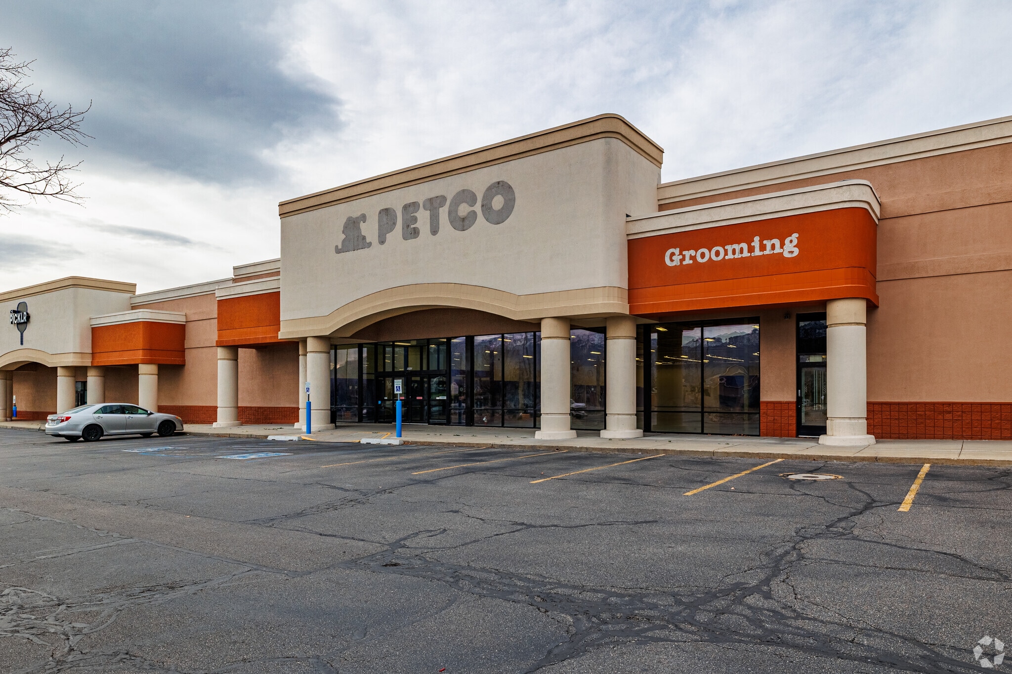 7000 S Redwood Rd, West Jordan, UT for lease Building Photo- Image 1 of 13