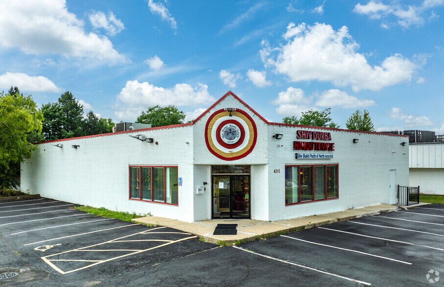 4315 Westbrook Dr, Aurora, IL for sale - Primary Photo - Image 1 of 1