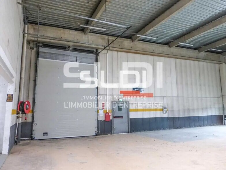 Office in Vénissieux for lease - Interior Photo - Image 3 of 6