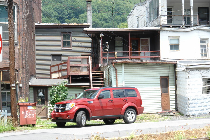 124-126 E Independence St, Shamokin, PA for sale - Building Photo - Image 2 of 2