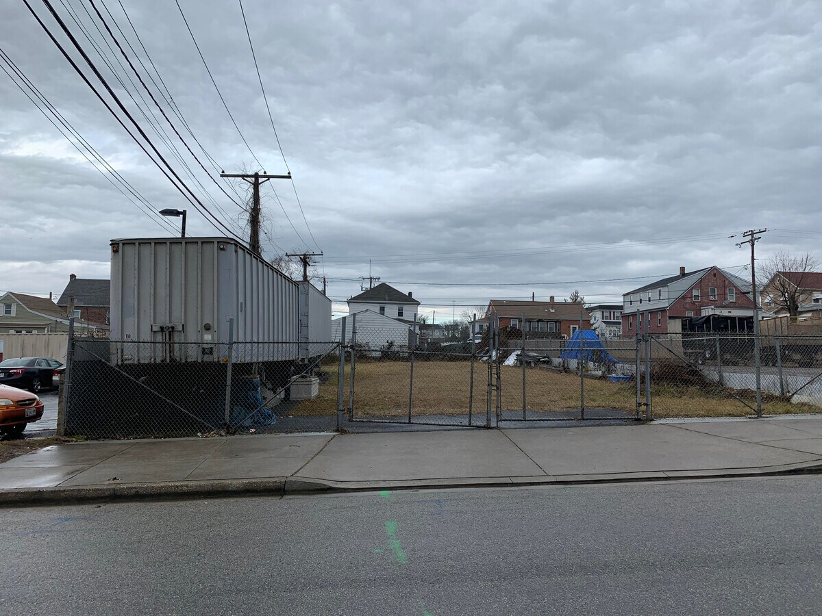 Graceland Ave, Baltimore, MD 21224