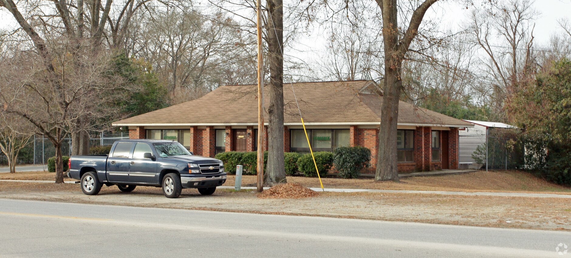 911 Lyttleton St, Camden, SC 29020