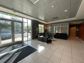 5901 N Honore Ave, Sarasota, FL for lease Interior Photo- Image 2 of 17