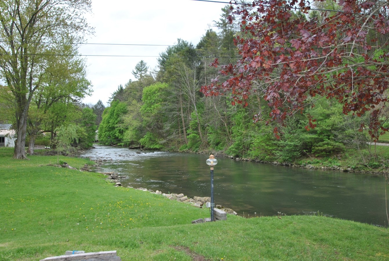 623 Spring Creek Rd, Bellefonte, PA 16823