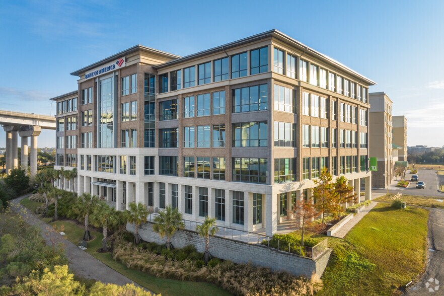 75 Port City Lndg, Mount Pleasant, SC for lease - Building Photo - Image 2 of 16