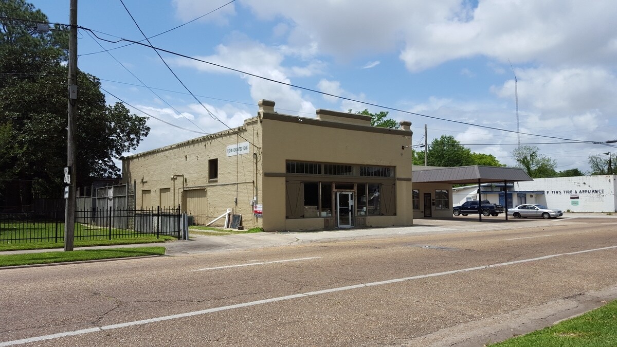 527 W Main St, New Iberia, LA 70560