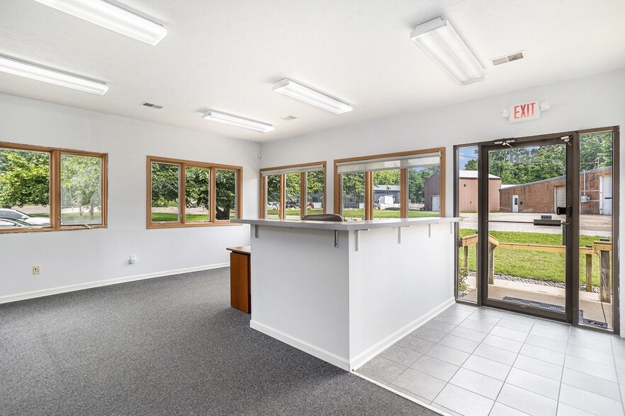 550 E Cork St, Kalamazoo, MI for sale - Building Photo - Image 2 of 29