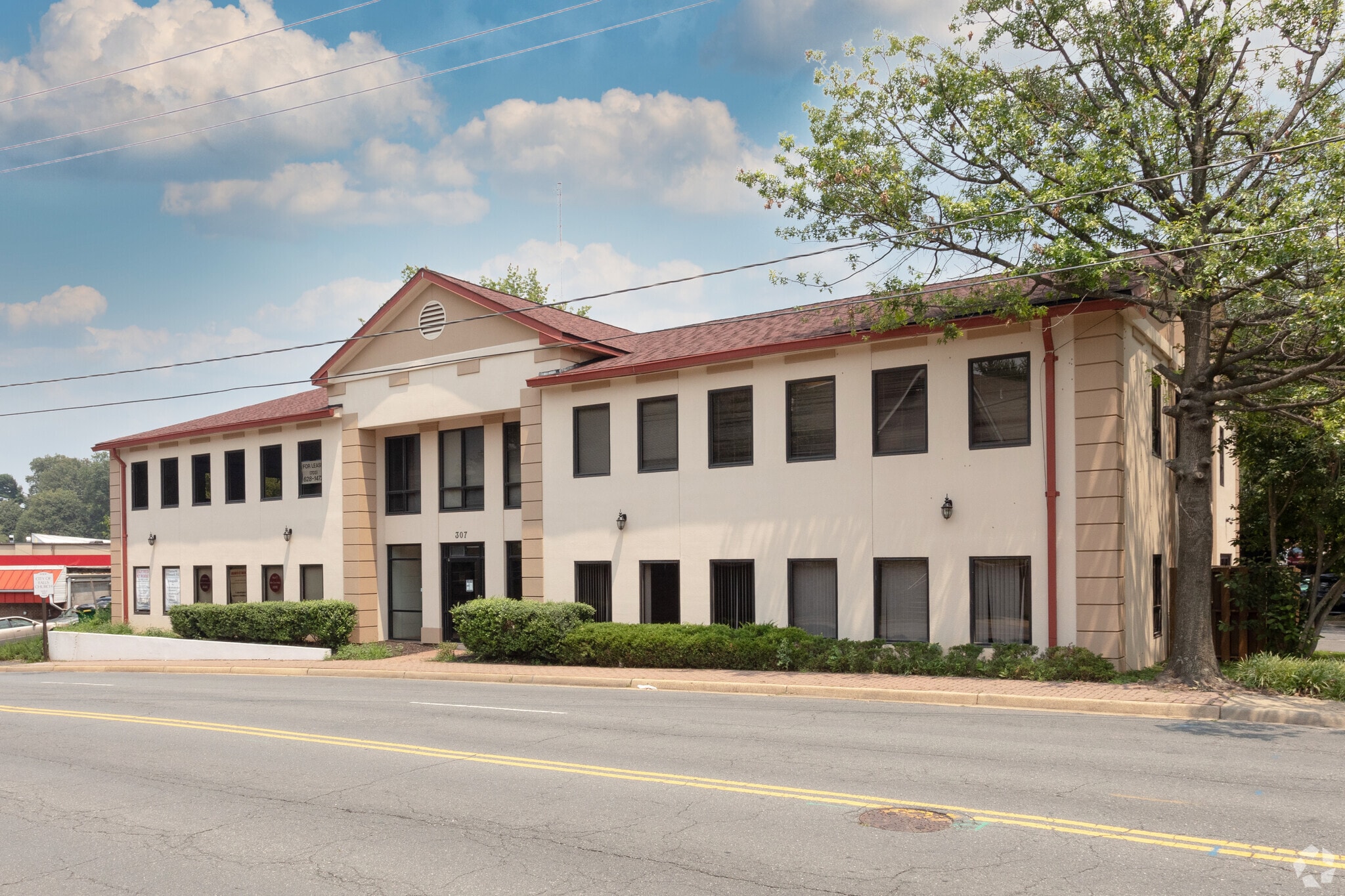 307 E Annandale Rd, Falls Church, VA 22042