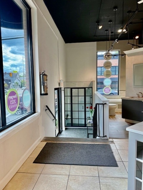 401 Kinderkamack Rd, Oradell, NJ for lease Interior Photo- Image 1 of 5