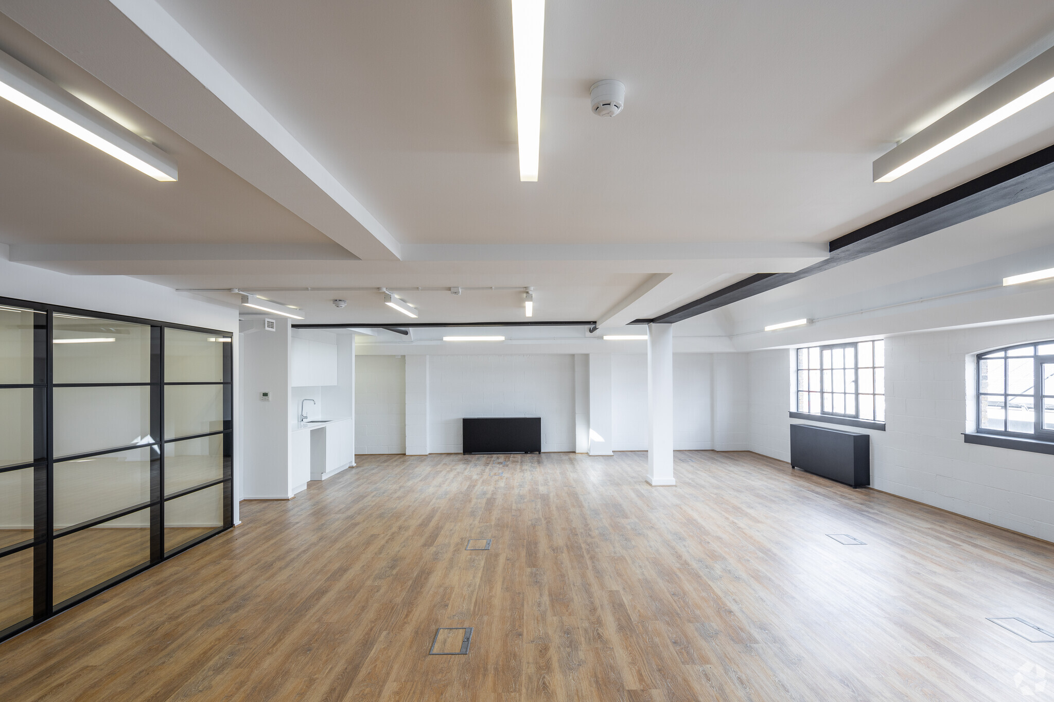 14 Gowers Walk, London for lease Interior Photo- Image 1 of 5