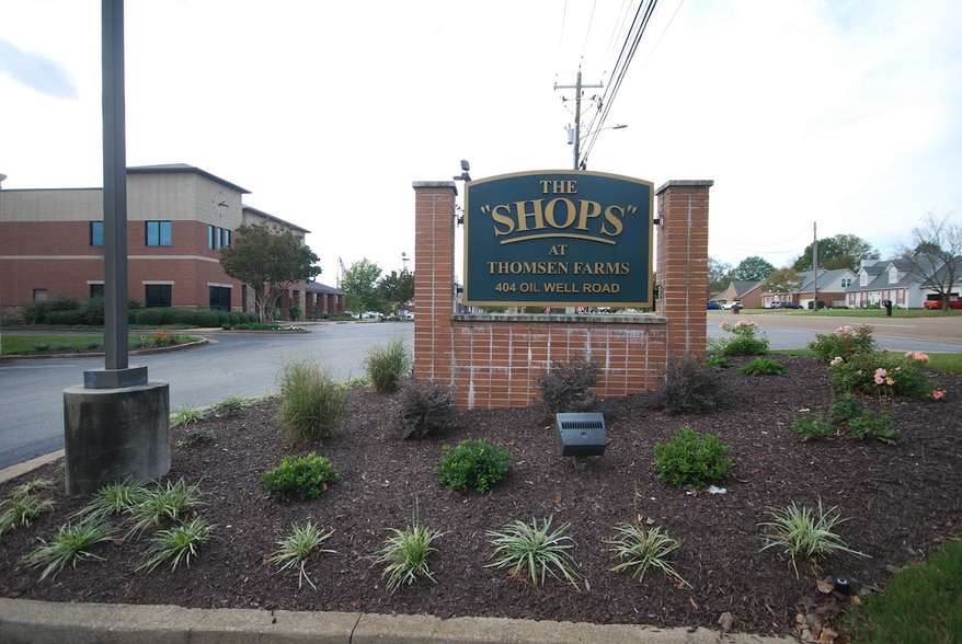 398-412 Oil Well Rd, Jackson, TN for lease - Building Photo - Image 3 of 8