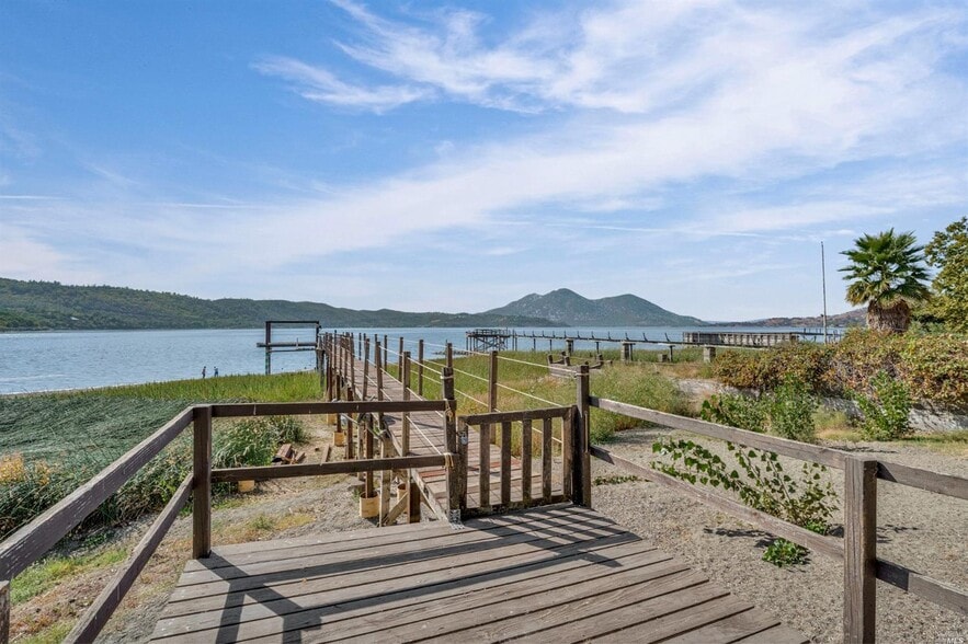 14097 Lakeshore Dr, Clearlake, CA for sale - Building Photo - Image 2 of 24