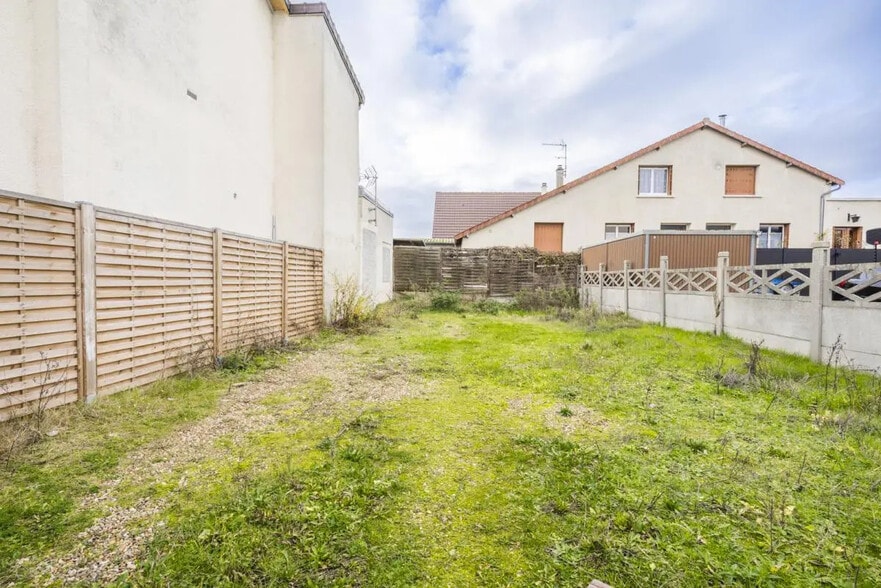 3 Rue Fernand Lisant, Conflans-Sainte-Honorine for sale - Building Photo - Image 2 of 7