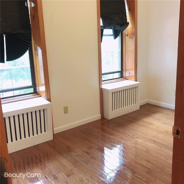 295 7th Ave, Brooklyn, NY for sale - Interior Photo - Image 2 of 8