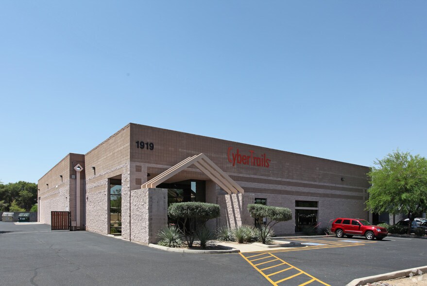 1919 W Lone Cactus Dr, Phoenix, AZ 85027